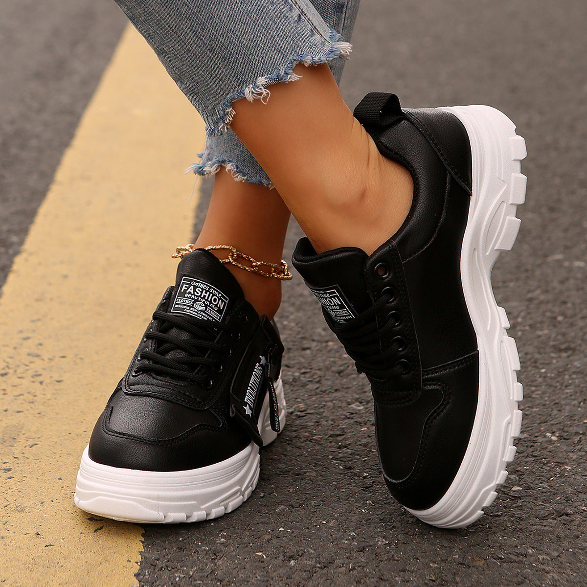 Lace-up Sports Shoes
