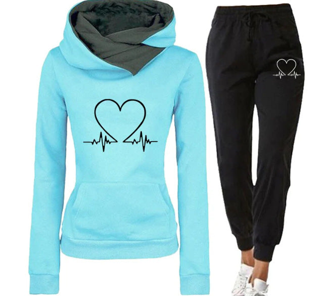 Costum sport elegant și confortabil Love Heart