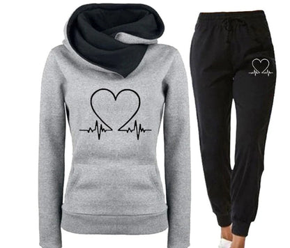 Costum sport elegant și confortabil Love Heart