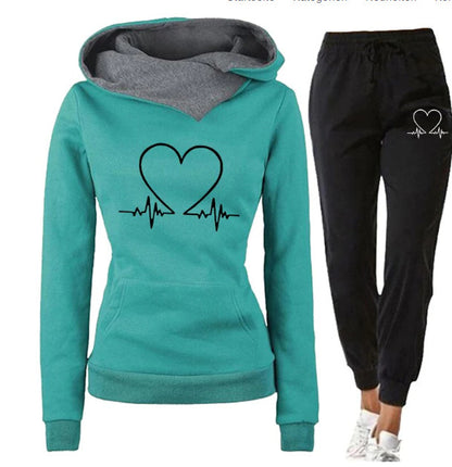 Costum sport elegant și confortabil Love Heart