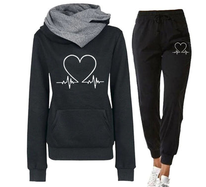 Costum sport elegant și confortabil Love Heart